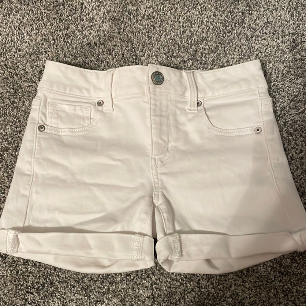 American Eagle White Shorts High Rised